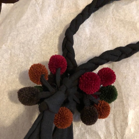 Cambodia artisanal embroidered big floral tote - Picture 3 of 8